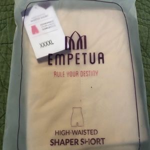 Empetua High-Waisted Shaper Short